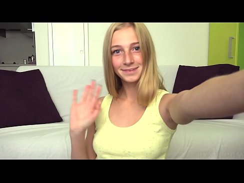 ❤️ Wenn ich gelangweilt bin, masturbiere ich faul meine rosa Muschi ️❌ Super sex bei uns ☑