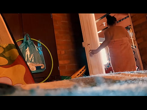 ❤️ Mein Onkel folgt mir in die Dusche, er fickt mich, während ich dusche. ️❌ Super sex bei uns ☑