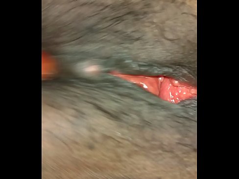 ❤️ Spreizt meine fette Muschi und lässt sie spritzen ️❌ Super sex bei uns ☑